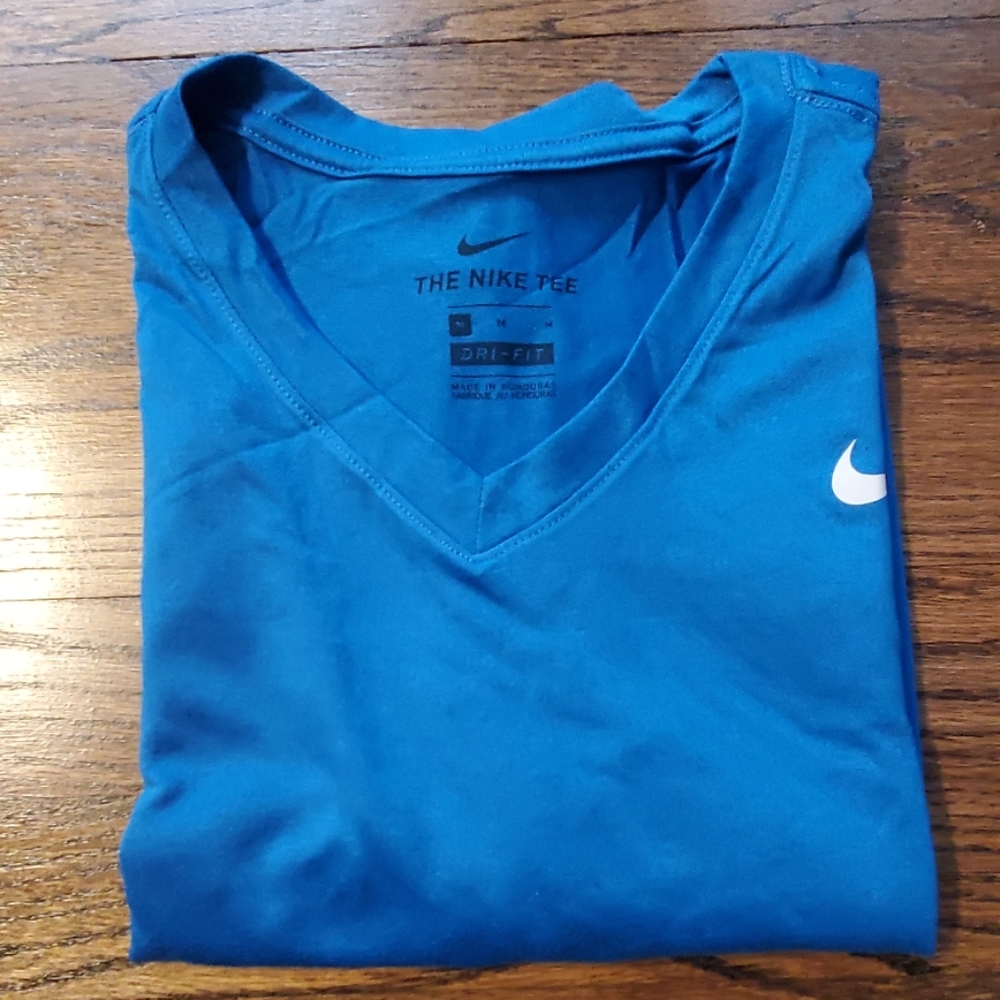 Men's medium Nike dri fit blue vneck tee